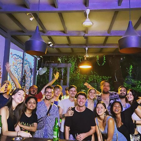 Red Door Hostel Анджуна Екстериор снимка