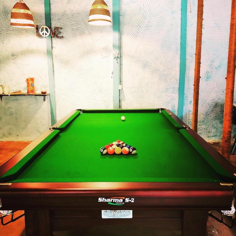 Red Door Hostel Анджуна Екстериор снимка