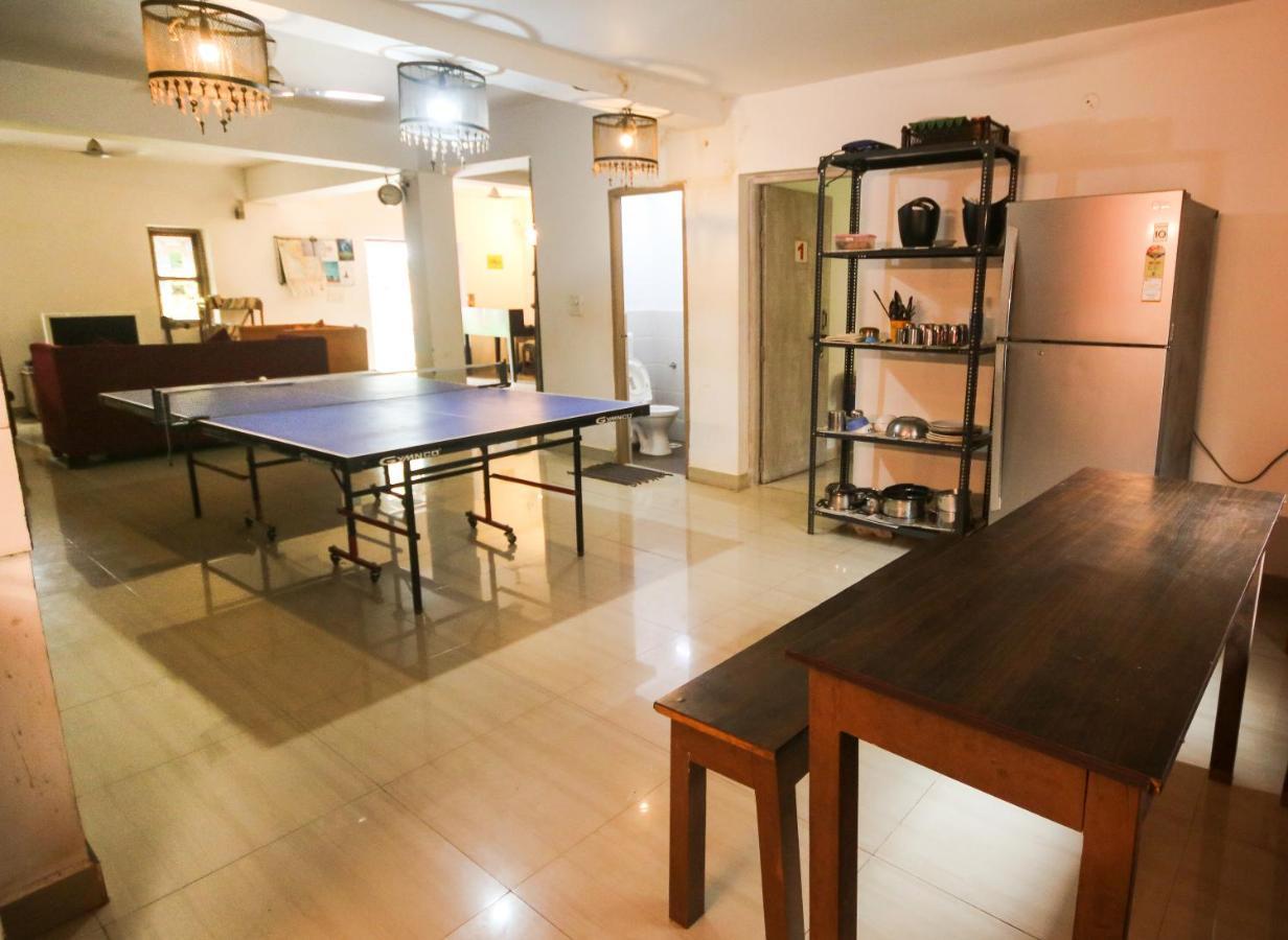 Red Door Hostel Анджуна Екстериор снимка