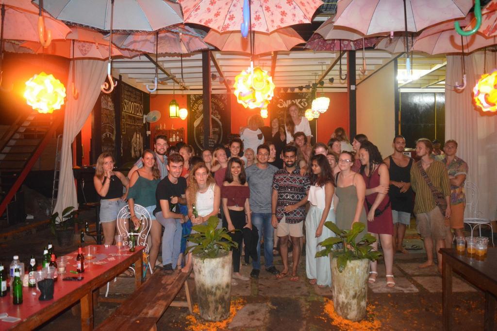 Red Door Hostel Анджуна Екстериор снимка