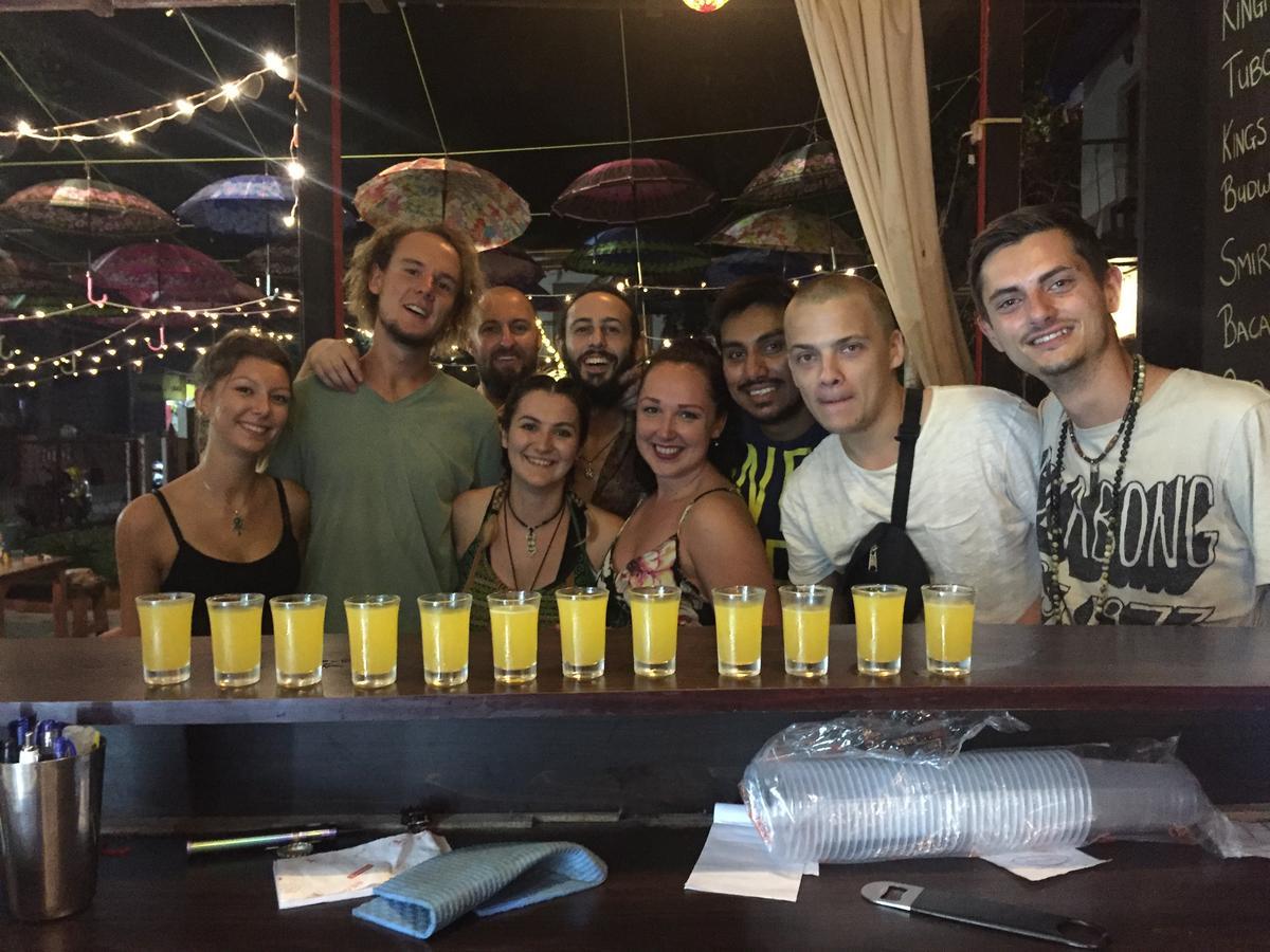 Red Door Hostel Анджуна Екстериор снимка